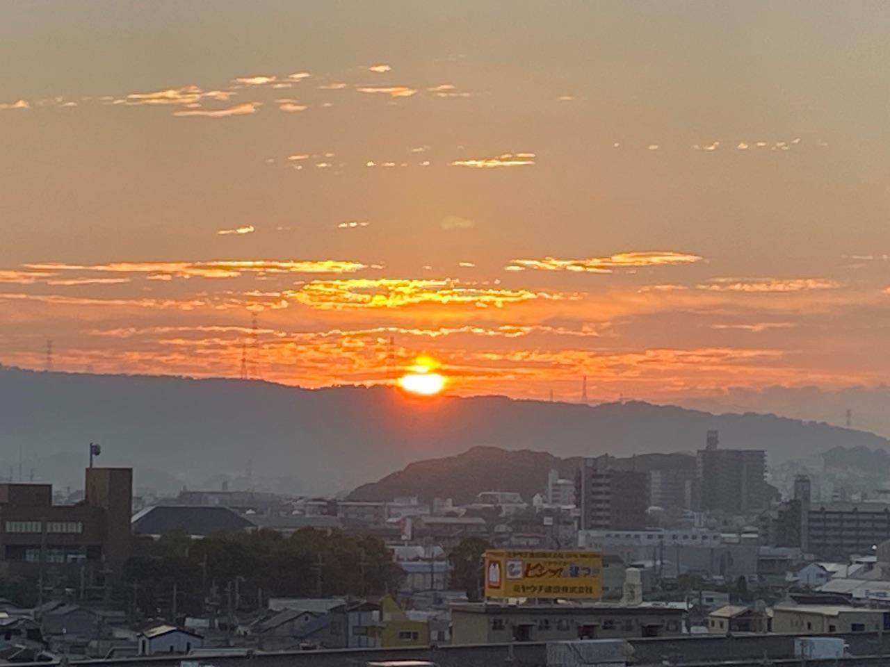 小山から撮った11月の夜明け写真