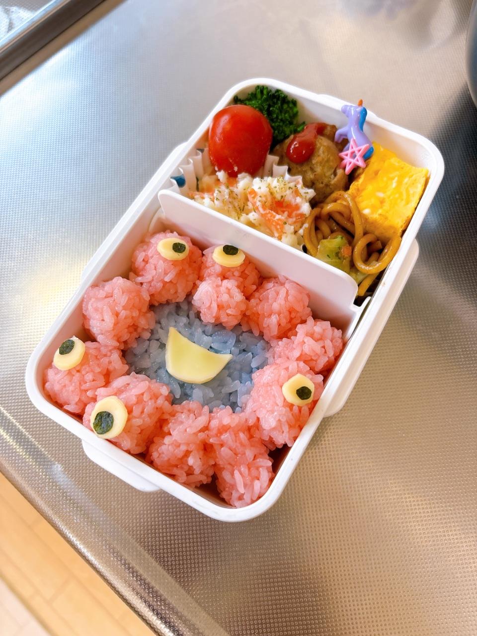 ミャクミャク弁当の写真