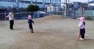 長縄跳びに挑戦