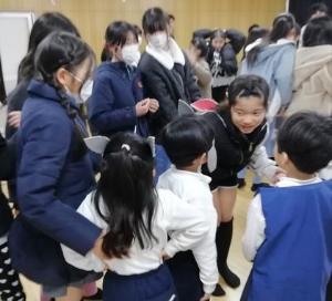 5年生と触れ合う