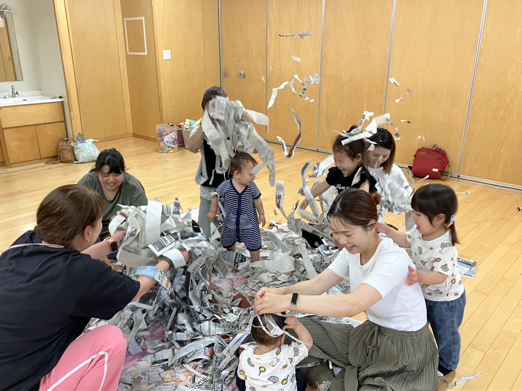 新聞紙あそび