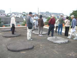 平成18年_泉南市古代史博物館・史跡海会寺跡での見学の様子2