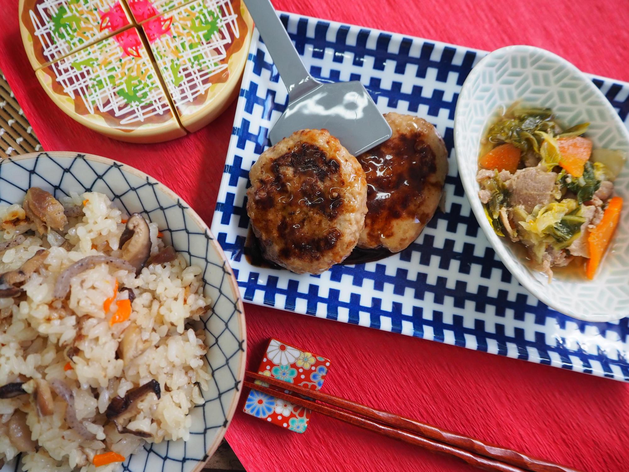 かやくごはん、キャベツつくねのお好み焼き風、大阪しろなの煮びたし