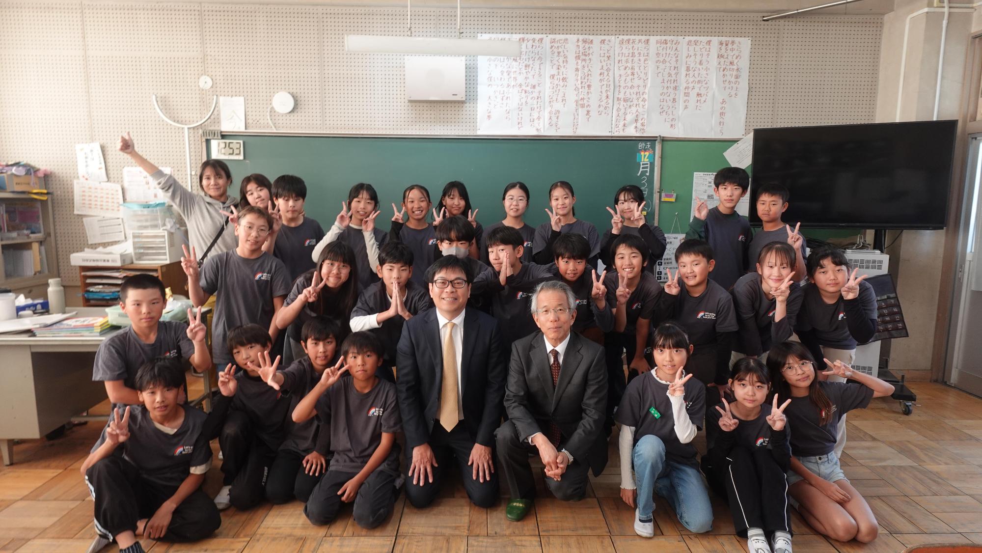 コラボ給食の取材に協力いただいたクラス写真1