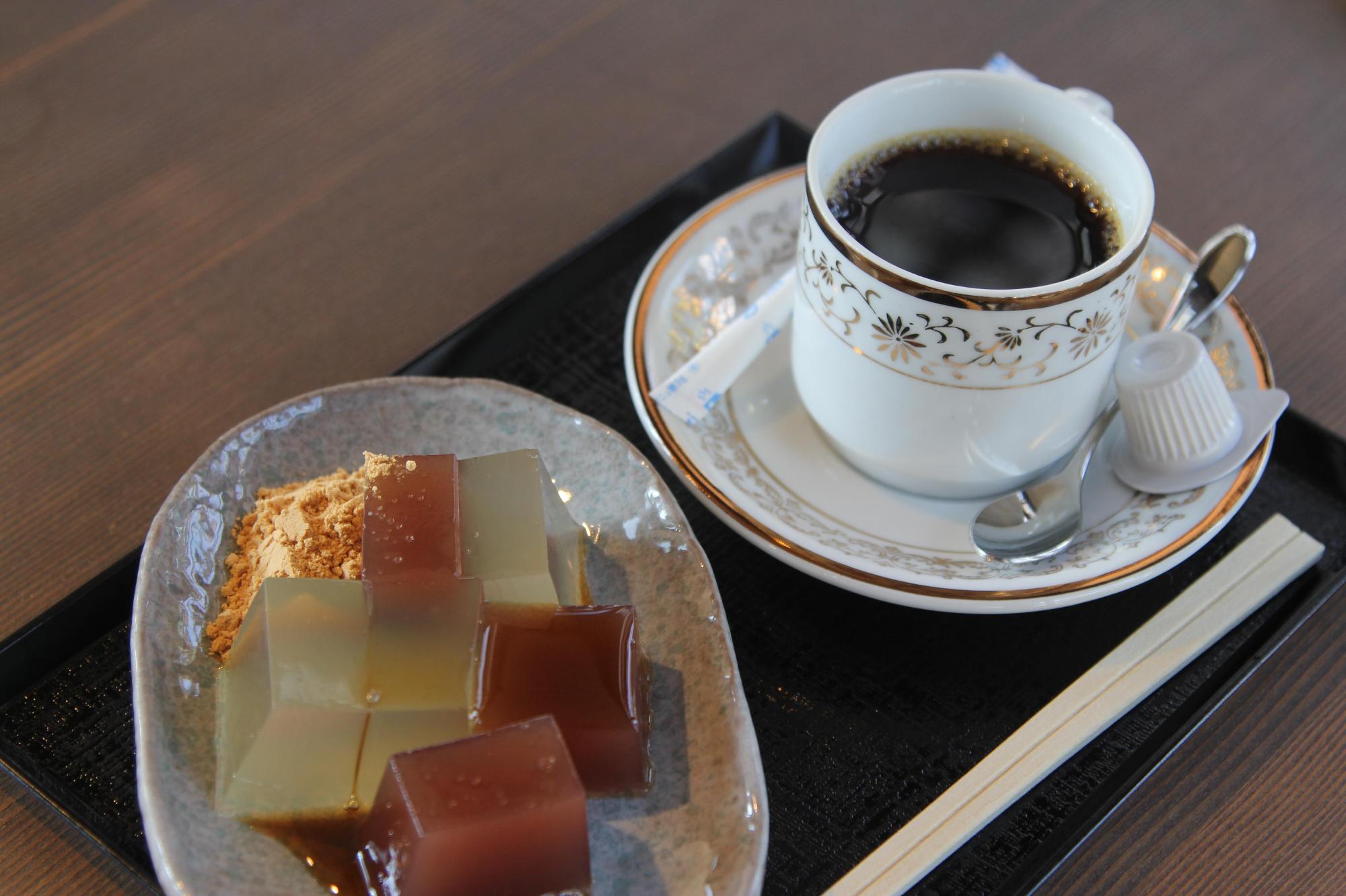 コーヒーと葛餅のセット