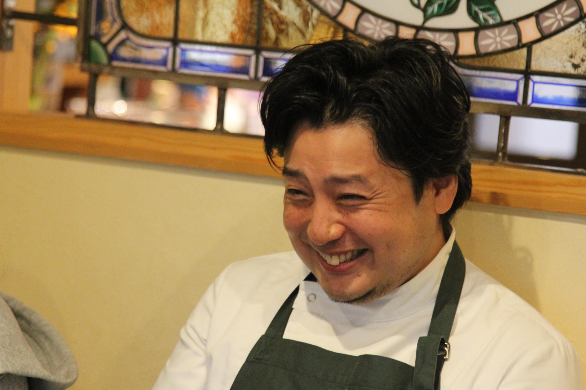 笑顔の藤井さん