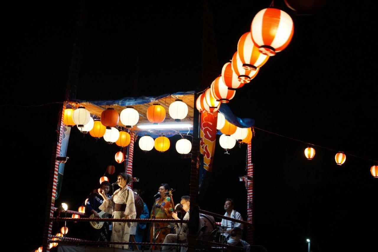 盆踊りのやぐらの写真