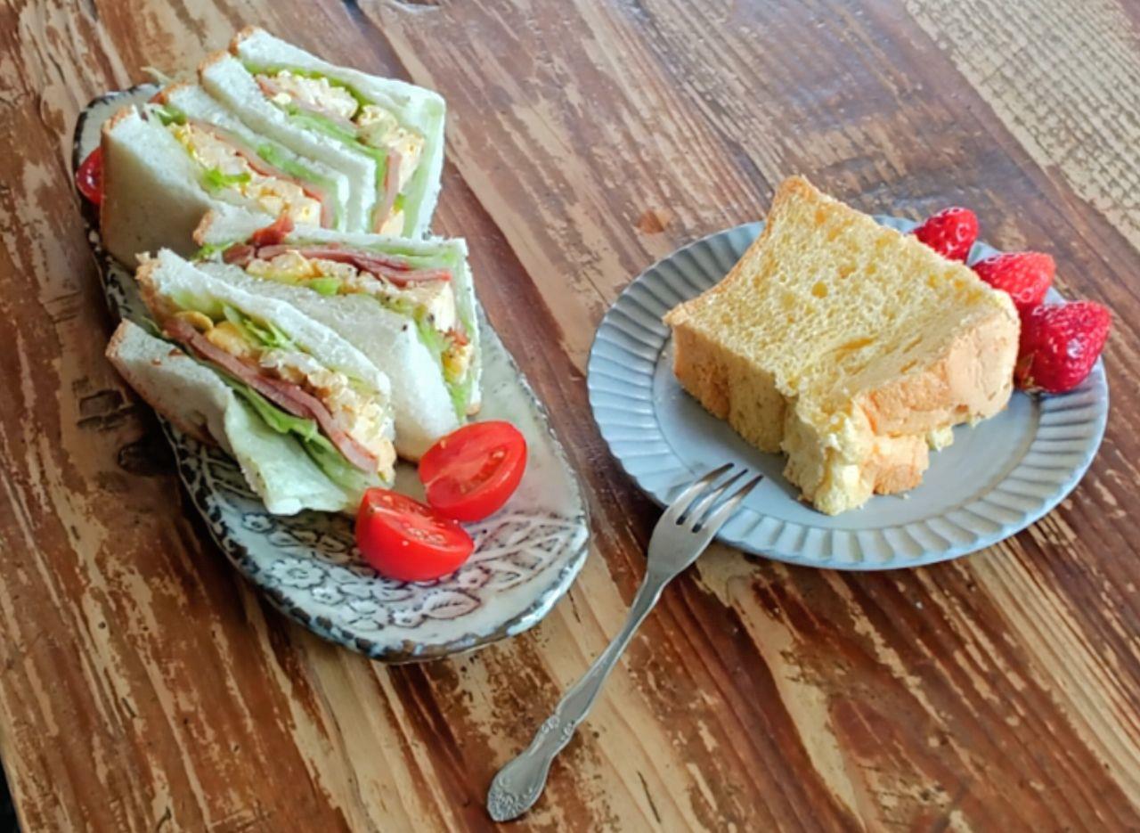 おいしそうな昼食の写真