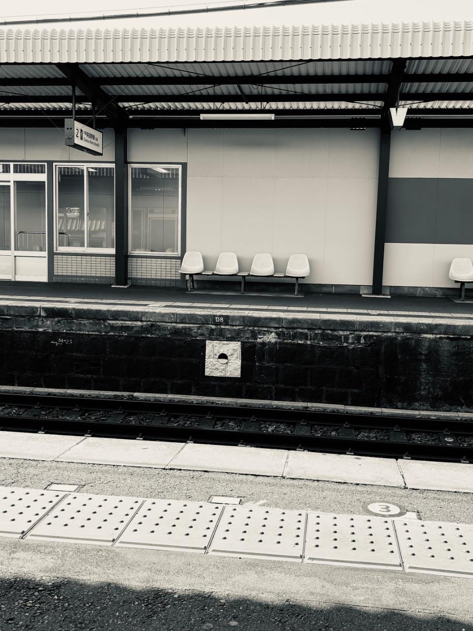 駅のモノクロ写真