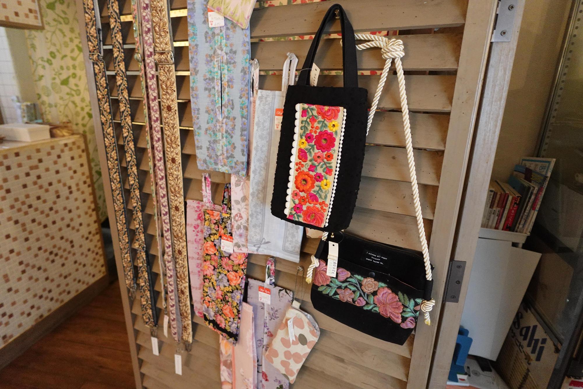 店内の雑貨2