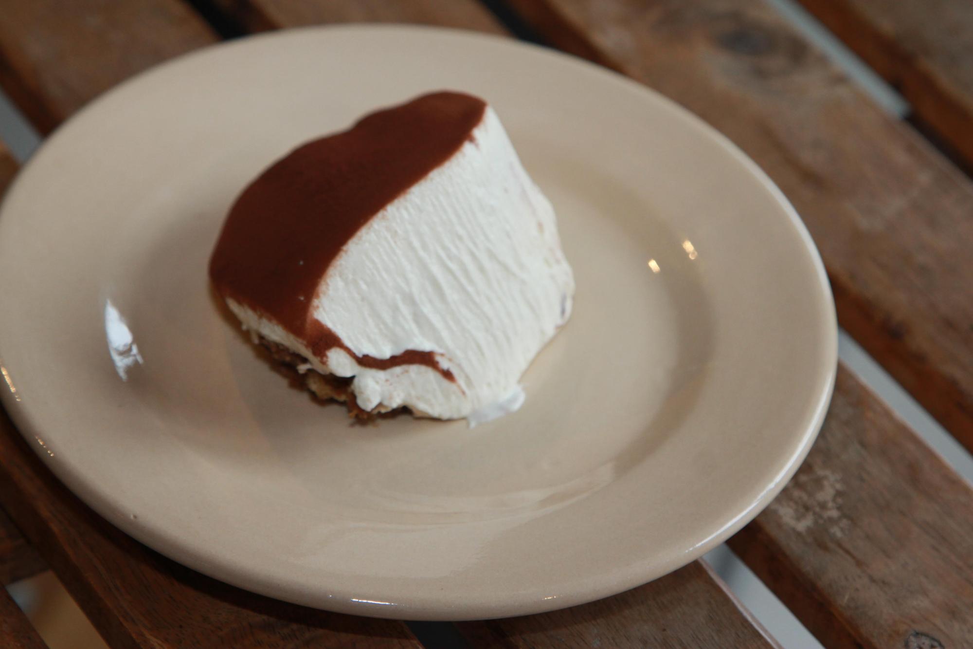 看板メニューのティラミス