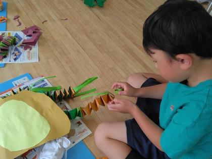 みずかきと吸盤を作っています。