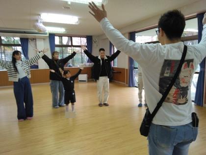 ダンスを踊っています。