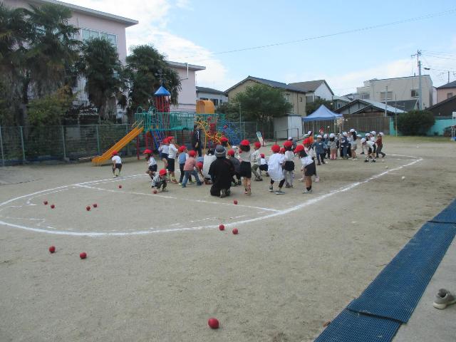 玉入れをしています。