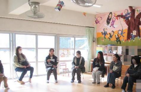 学級懇談では、子ども達の様子や園で大切に保育していることの話を聞いています。