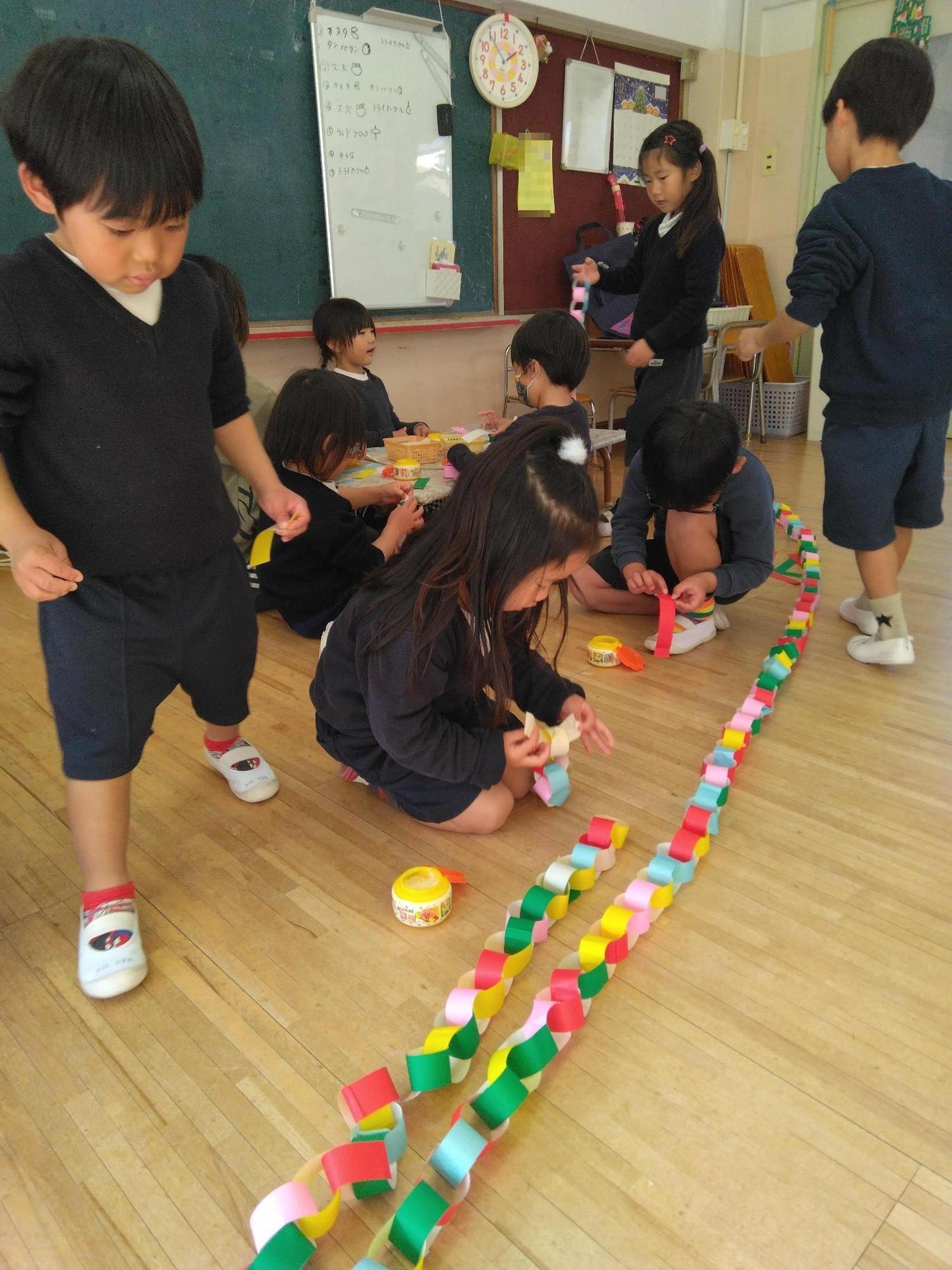 長い輪つなぎをつくろう