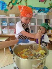 野菜をいためています。