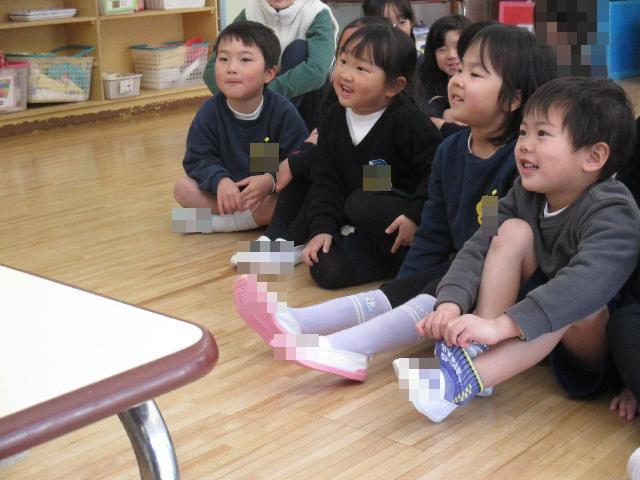 一人一人の自由なイメージで素話を聞いています。