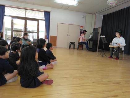 いろいろな楽器の演奏を聞かせてくれました。