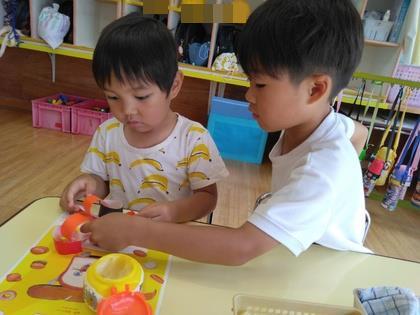 そばで作る様子をそっと見守っています。