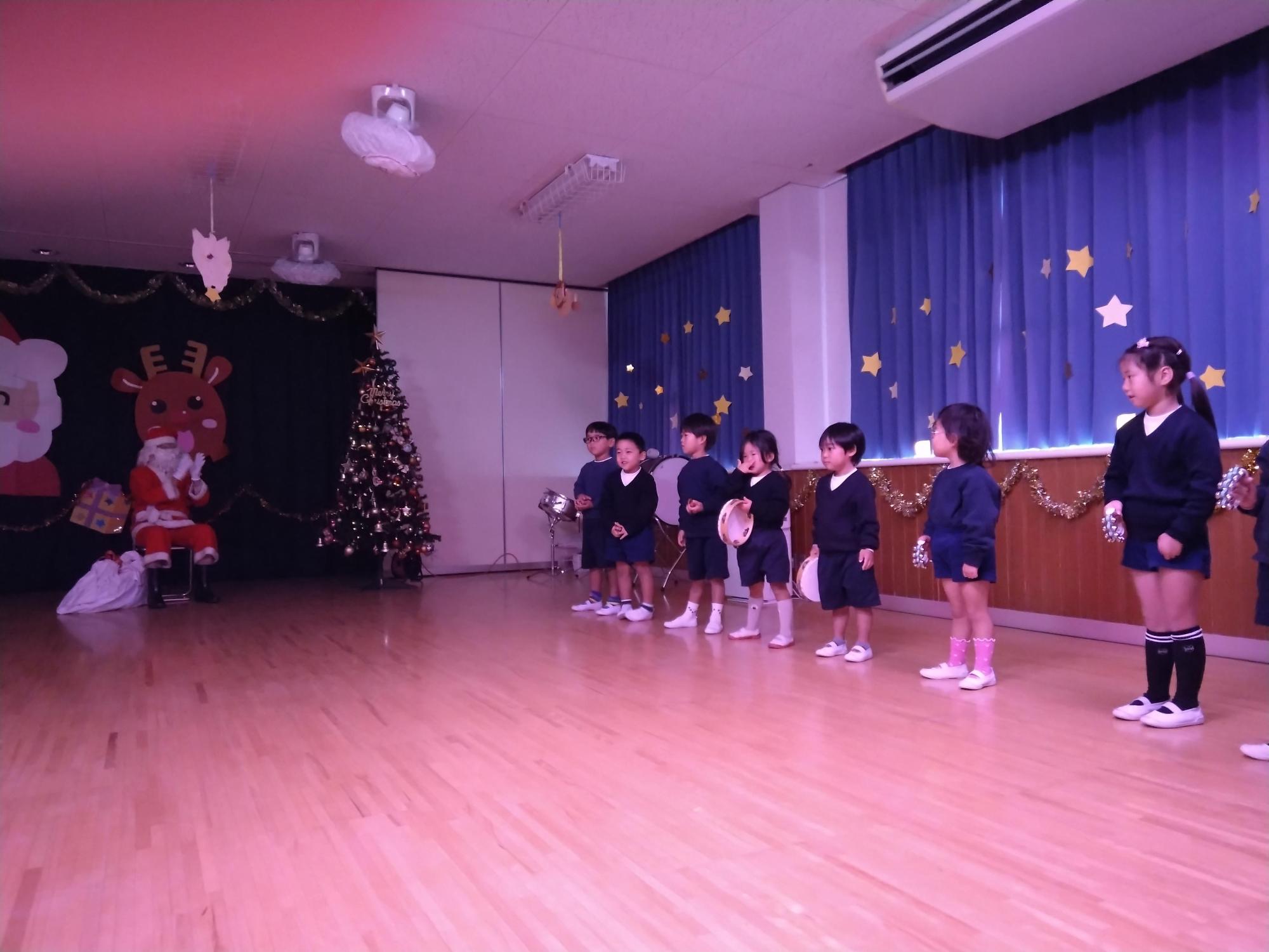 サンタさんに合奏をきいてもらったよ