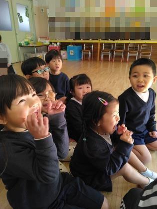 サンタさんから2回目の手紙が届いて喜んでいます。