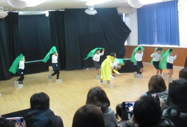 ドラゴンと戦っています。