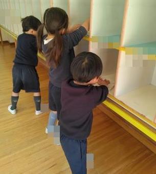 毎日使った自分のロッカーを拭いています。