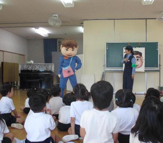 防犯教室に参加しています。