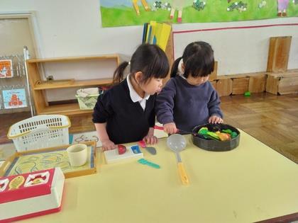 ままごとをしている