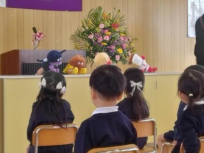 人形劇をみているところ