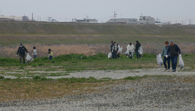令和7年度大和川・石川クリーン作戦の様子