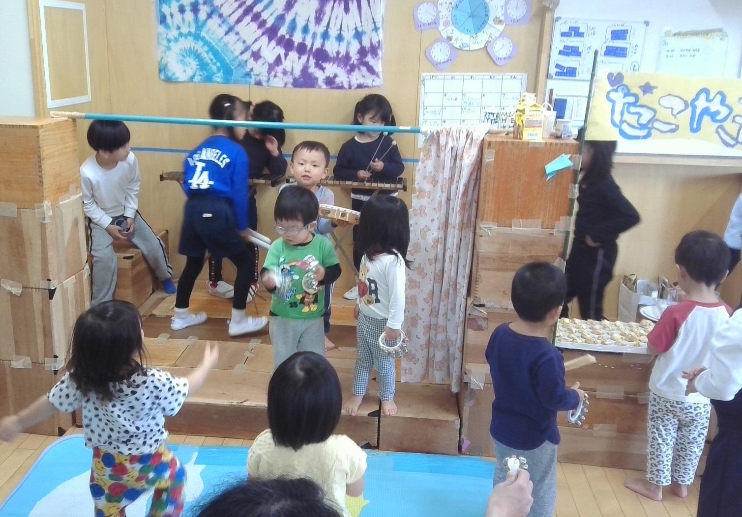 ステージで楽器あそび