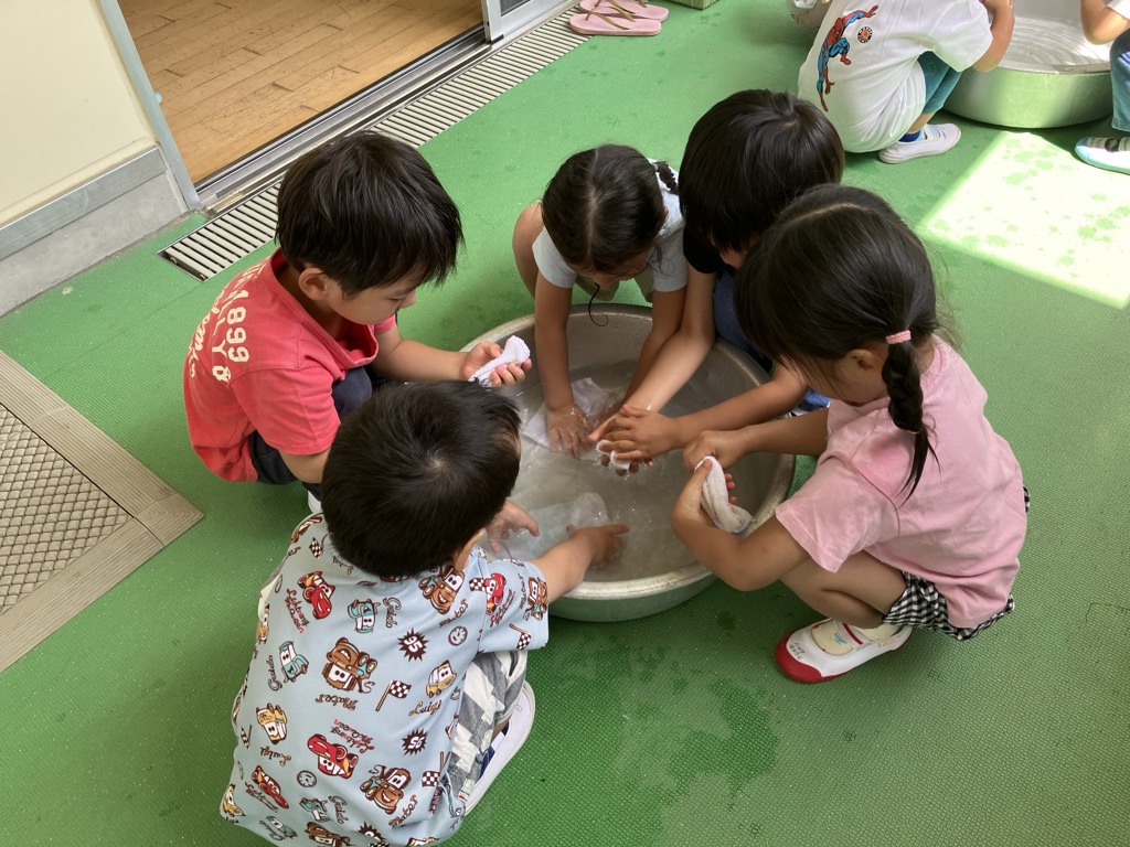 雑巾絞り、上手にできるかな？