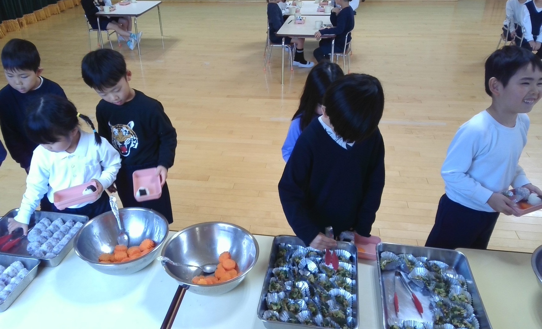 バイキング給食