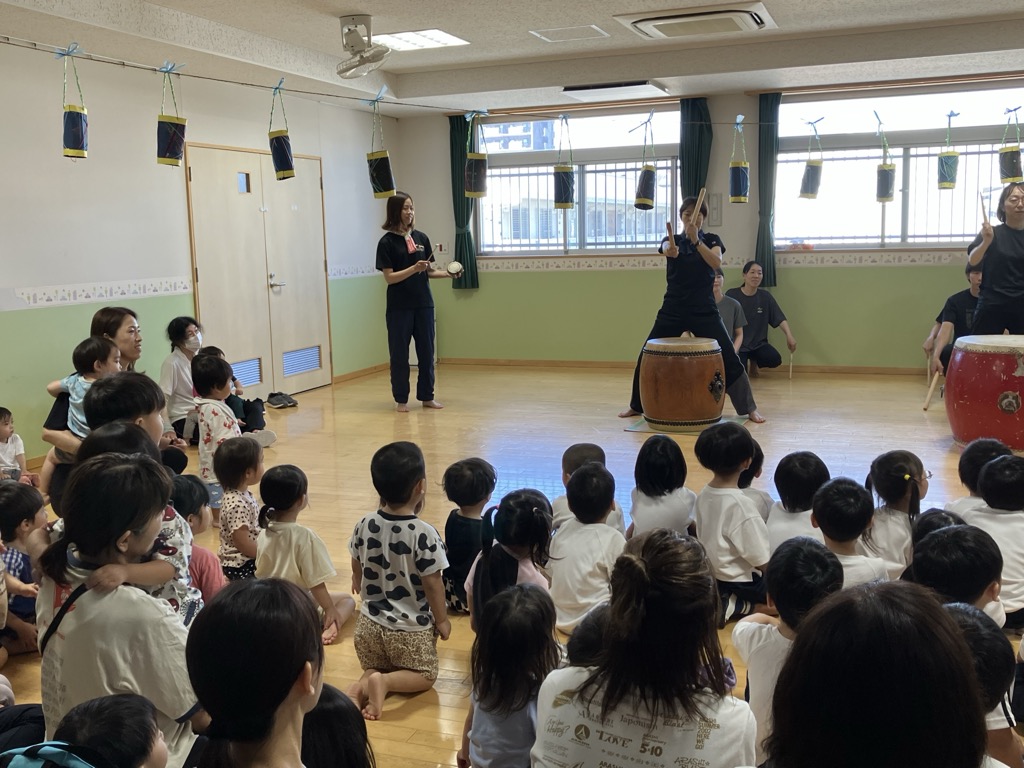 オープニングの和太鼓