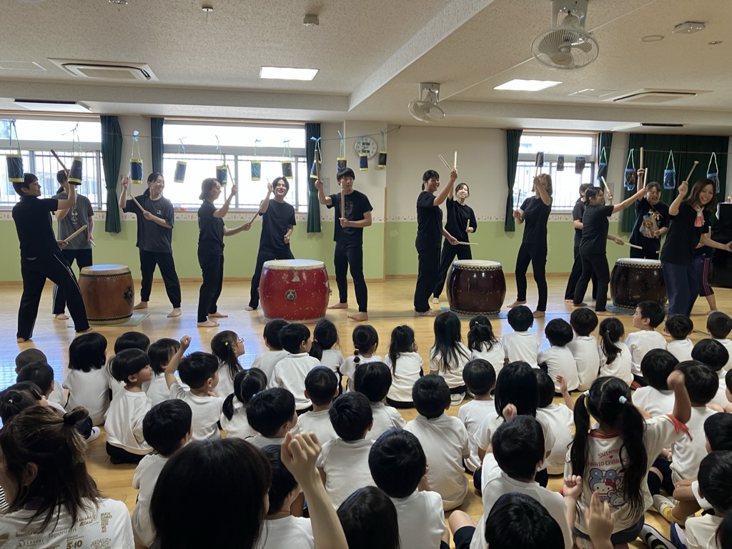 オープニングの和太鼓