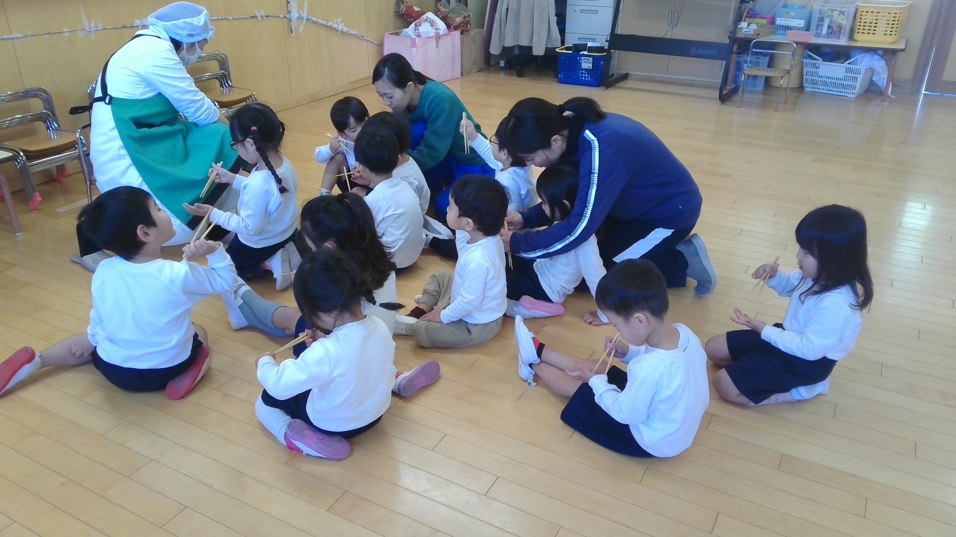 お箸の持ち方指導