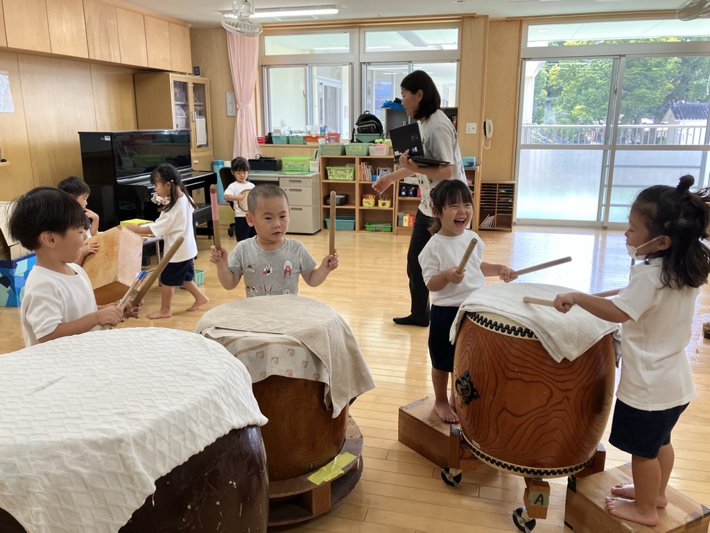和太鼓で遊ぶ