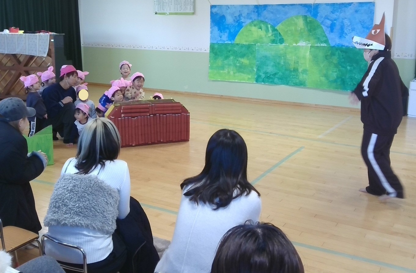 3匹のこぶたの劇遊び