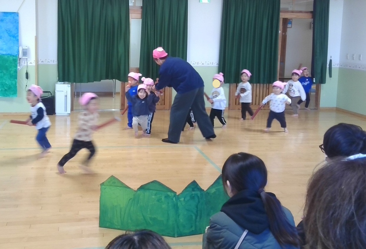 3匹のこぶたの劇遊び