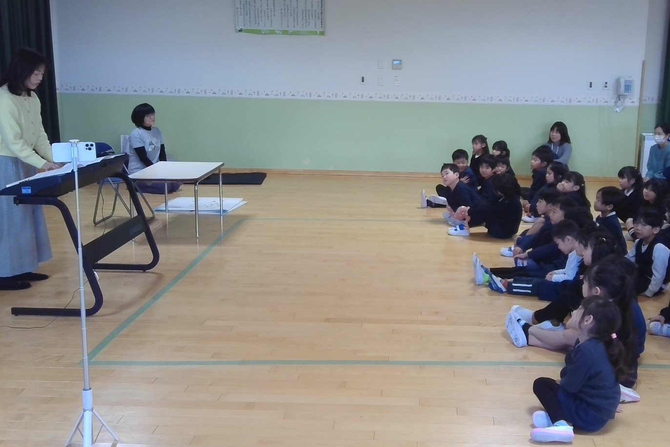 絵本読み聞かせ