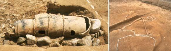 林遺跡で見つかった土饅頭(右)と内部に納められた円筒棺(左)